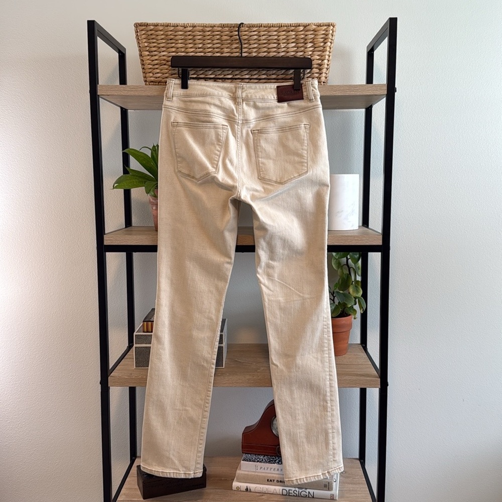 Lauren Ralph Lauren Mid-Rise Premiere Straight Leg Beige Jeans, 6 - Picture 4 of 9